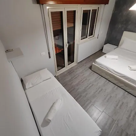 Sicily Travel Apartment's 2 * Giardini Naxos